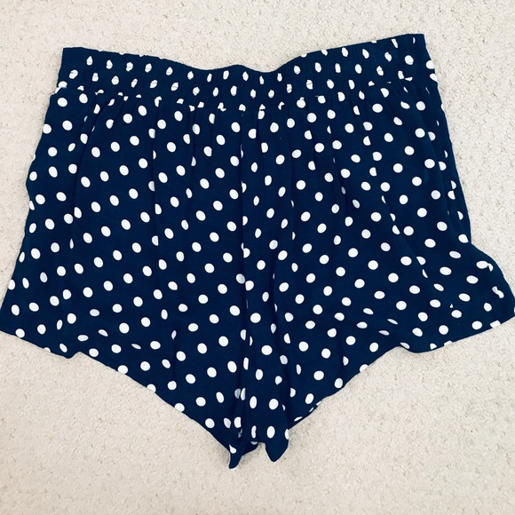 Forever21- XL Navy Polka Dot Bow shorts - Picture 2 of 4